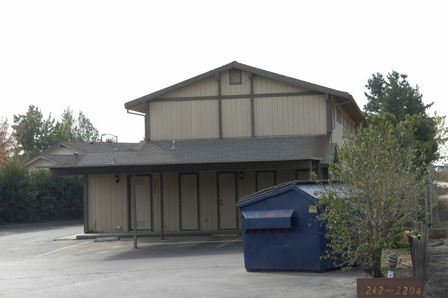 Crestview Apartments in Atwater, CA - Foto de edificio - Building Photo