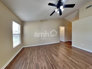 6714 W Odessa Way in McCordsville, IN - Foto de edificio - Building Photo