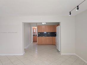1723 Thomas St in Hollywood, FL - Building Photo - Building Photo