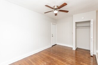 6959 S Paxton Ave in Chicago, IL - Building Photo - Building Photo