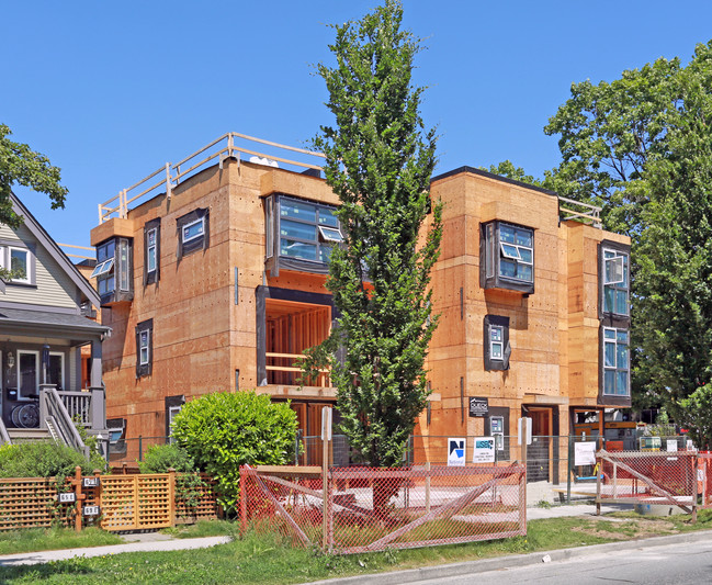 85 E 16th Ave in Vancouver, BC - Building Photo - Primary Photo