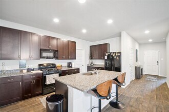 5525 Sacra Cv in Austin, TX - Building Photo - Building Photo