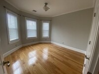 690 E 8th St, Unit 3 in Boston, MA - Building Photo - Building Photo