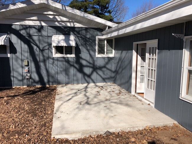 2718-2720 S Stewart Ave in Springfield, MO - Building Photo - Building Photo