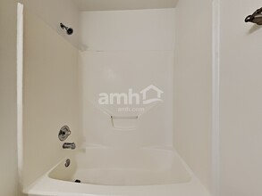 2738 Springstone Dr in Spring, TX - Foto de edificio - Building Photo