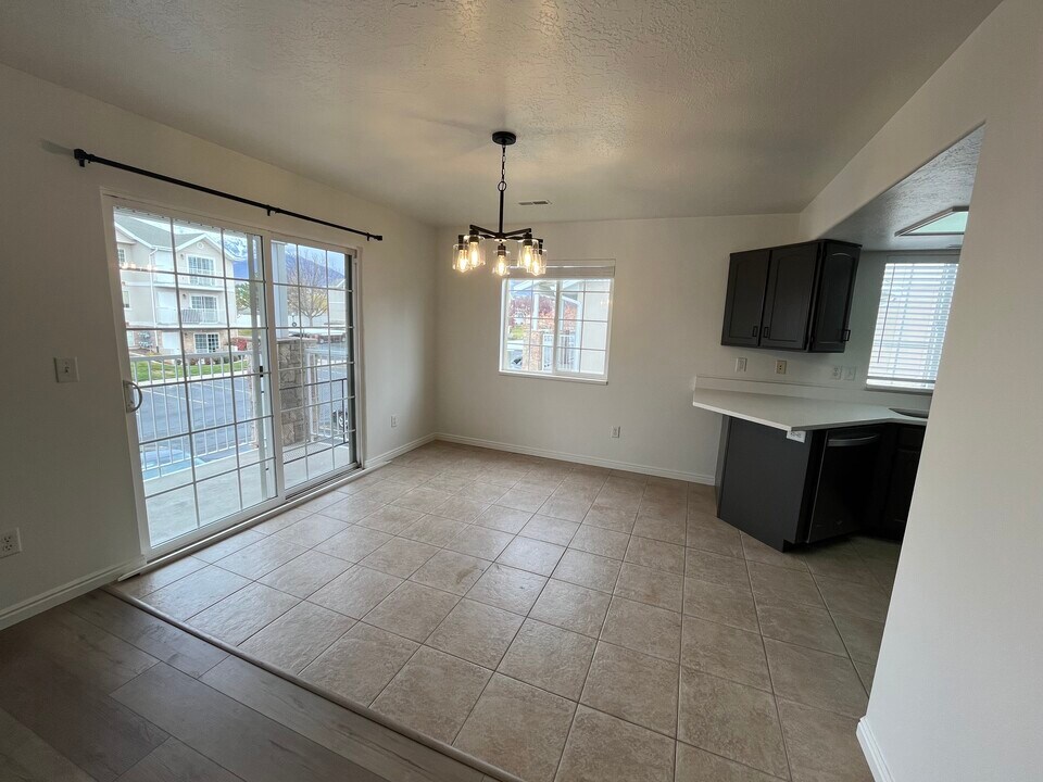 1063 W 1360 S, Unit 1063 in Orem, UT - Foto de edificio