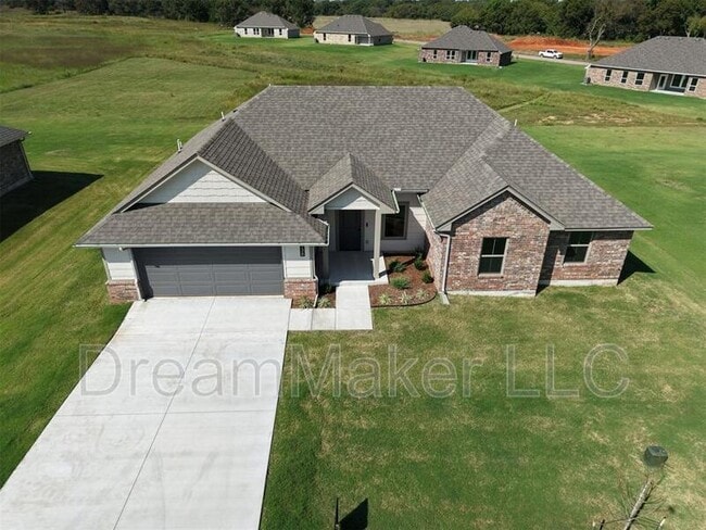 138 Trimble Dr in Shawnee, OK - Building Photo - Building Photo