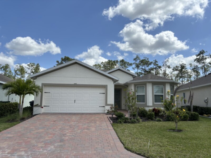 2224 Pigeon Plum Way in North Fort Myers, FL - Foto de edificio