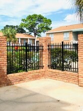 Colony House in Fort Walton Beach, FL - Building Photo - Building Photo