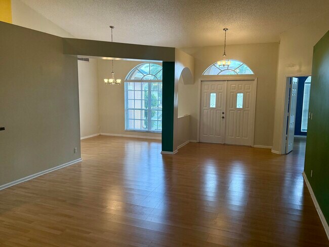 1069 Sweet Briar Pl in Wellington, FL - Building Photo - Building Photo