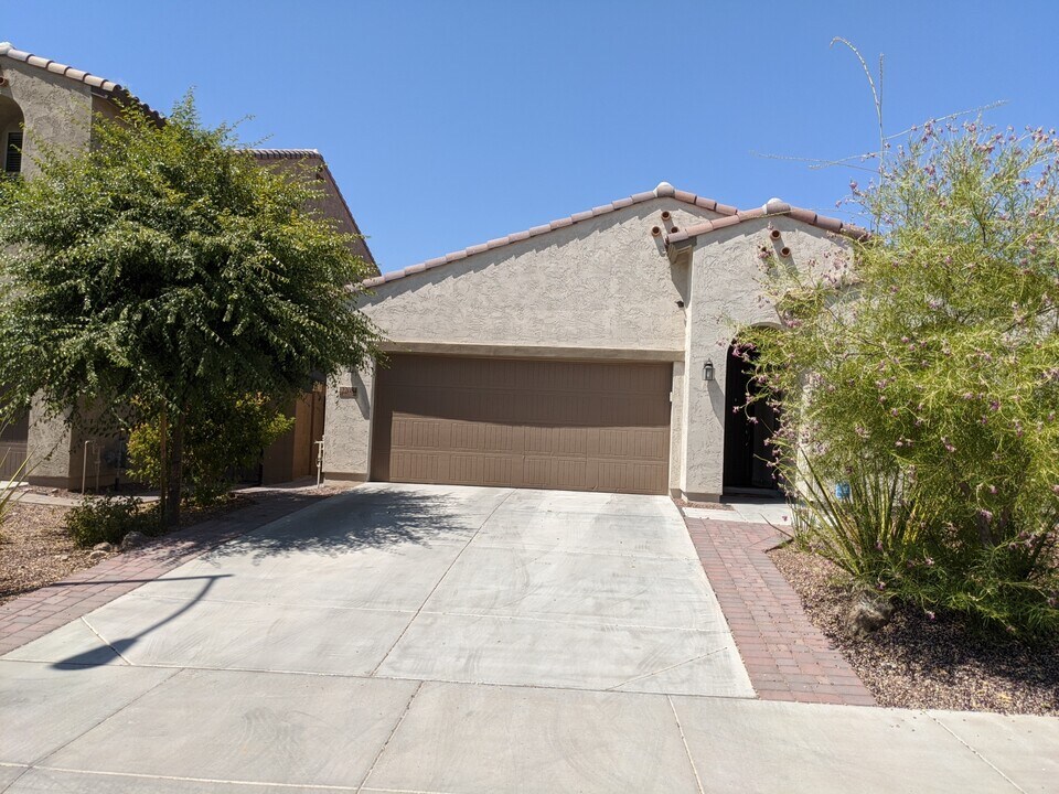 22084 N 98th Dr in Peoria, AZ - Building Photo