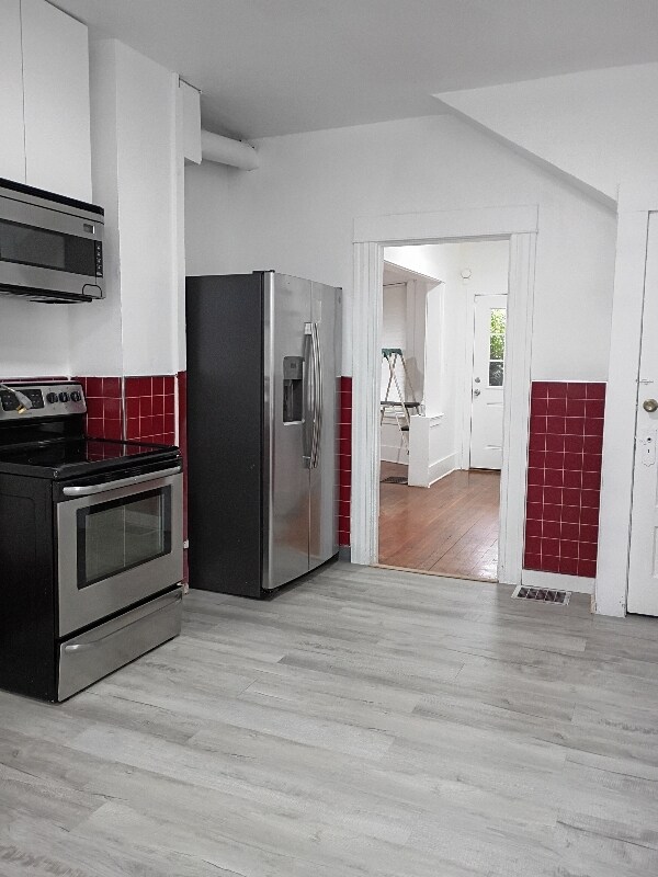 547 NE Knott St in Portland, OR - Building Photo - Building Photo