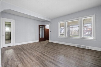 3455 E 121st St in Cleveland, OH - Foto de edificio - Building Photo