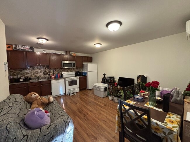 property at 523 Canterbury Dr