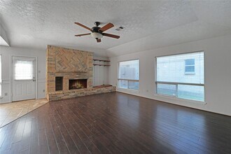 21738 Dovington Ct in Spring, TX - Foto de edificio - Building Photo