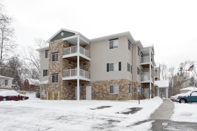 Golden Bridge Manor in Portland, MI - Building Photo - Building Photo