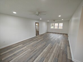 214 W North St in Plainfield, IN - Building Photo - Building Photo