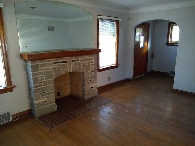 8739 Partridge Ave in St. Louis, MO - Building Photo - Building Photo