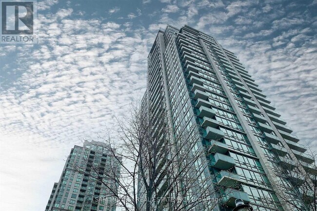 3525-3525 Kariya Dr in Mississauga, ON - Building Photo - Building Photo