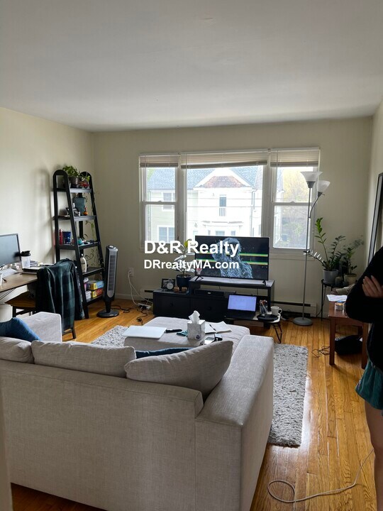 123 Clifton St in Cambridge, MA - Building Photo