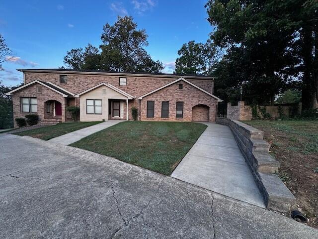 property at 3507 Lakeside Ct