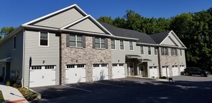 The Residences of Hershey in Hummelstown, PA - Foto de edificio - Building Photo