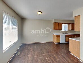 440 Lowell Dr in South Elgin, IL - Building Photo - Building Photo