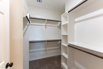 6922 Leonard Rd in Bryan, TX - Building Photo - Building Photo