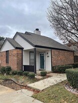 18159 Whispering Gables Ln in Dallas, TX - Building Photo