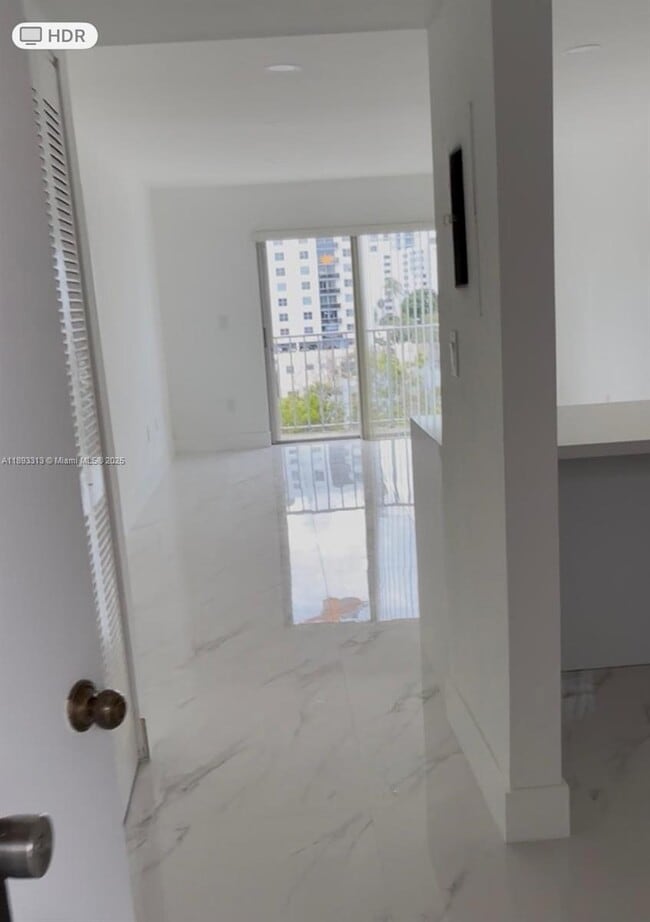 7101 Byron Ave in Miami Beach, FL - Building Photo - Building Photo