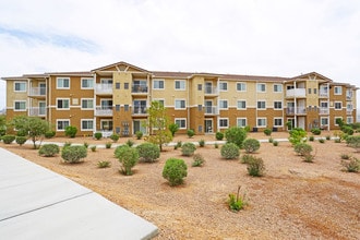 VINTAGE AT LAUGHLIN in Laughlin, NV - Foto de edificio - Building Photo