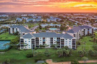 275 Palm Ave, Unit 406 in Jupiter, FL - Building Photo
