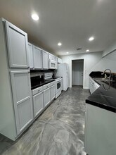 104 Mallard Dr in Aransas Pass, TX - Foto de edificio - Building Photo
