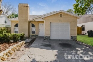 13402 Laraway Dr in Riverview, FL - Building Photo