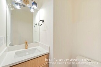 2729 NE 87th St in Seattle, WA - Building Photo - Building Photo