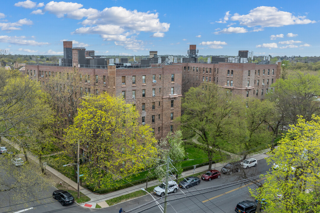 Esplanade Gardens in Mount Vernon, NY - Building Photo