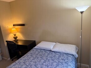 1902 N Daniel St in Arlington, VA - Foto de edificio - Building Photo