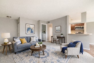 Runaway Bay in Lansing, MI - Building Photo - Building Photo