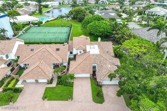 571 Park Shore Dr in Naples, FL - Building Photo - Building Photo