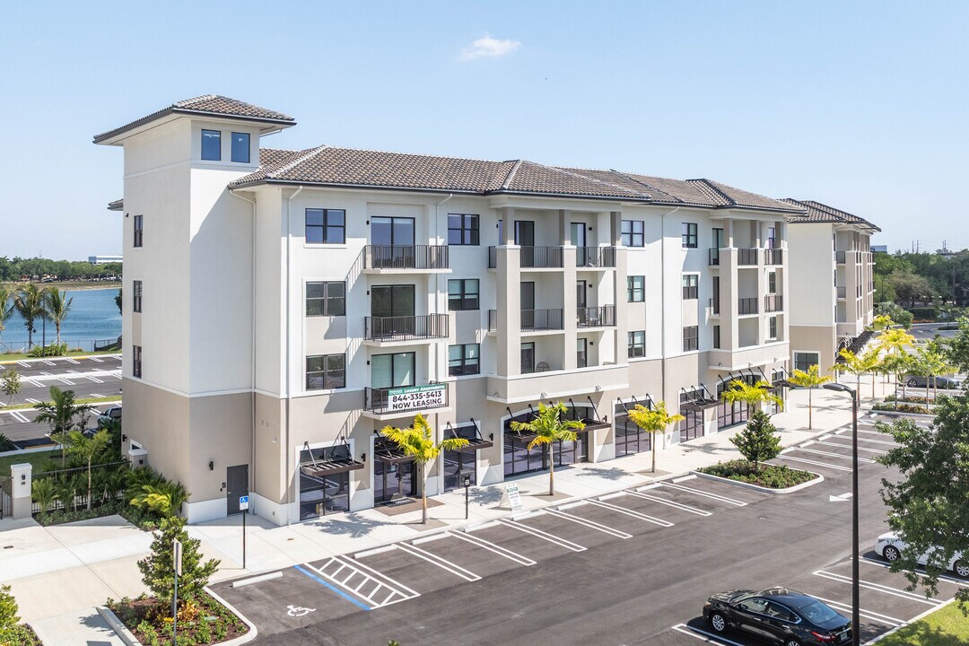 South Pointe Apartments in Miami Lakes, FL - Building Photo