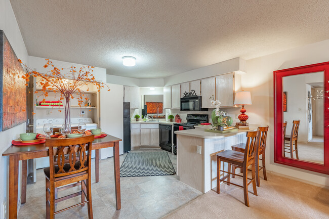 Silverwood in Paragould, AR - Building Photo - Interior Photo