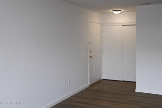 62 Diane Dr in Tinton Falls, NJ - Building Photo - Building Photo