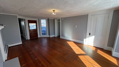 4-10 Pemberton Lane in Somersworth, NH - Building Photo - Interior Photo