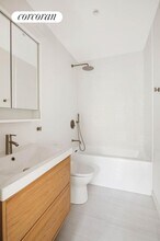 447 W 51st St in New York, NY - Building Photo - Building Photo