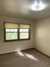 415 Denver St in Waterloo, IA - Building Photo - Building Photo