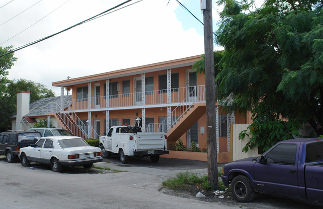 605 SW 19th Ave in Miami, FL - Building Photo - Building Photo