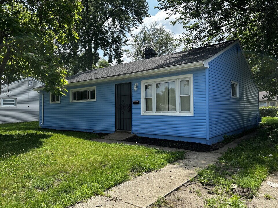 2833 Marshalltown Dr in Gary, IN - Building Photo