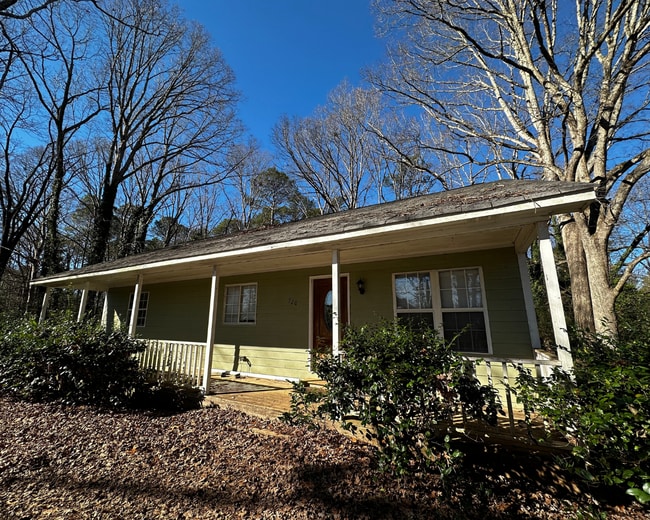 property at 720 Whit Davis Rd