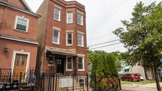 1840 N St Louis Ave-Unit -3 in Chicago, IL - Building Photo - Building Photo