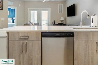 10800 Colonial Gtwy Dr, Unit 2-216 in Ft. Myers, FL - Foto de edificio - Building Photo